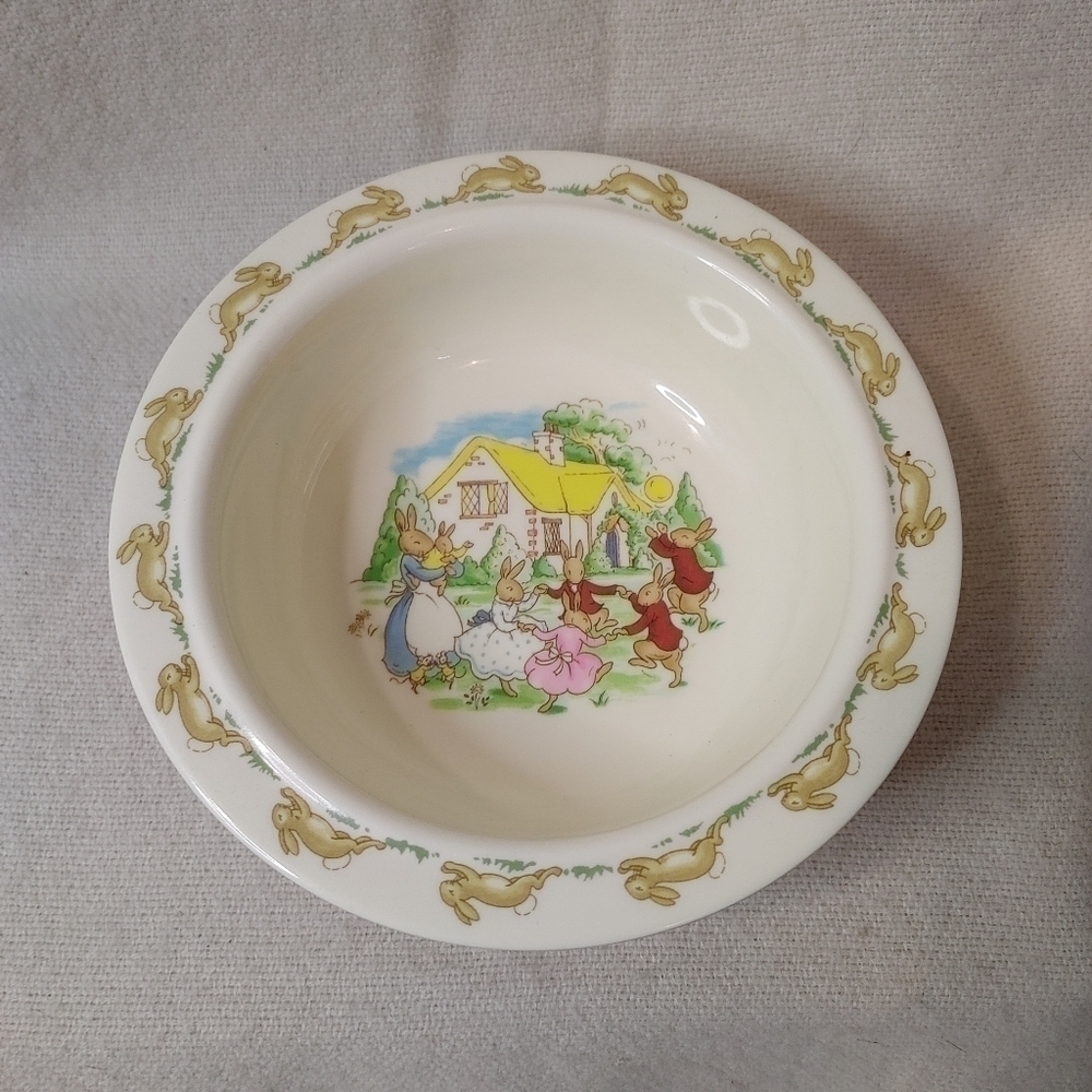 𝅺bunnykins by Royal Dolton Plastic Bowl with Suction